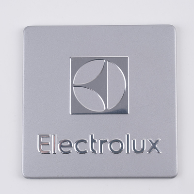 Direktverkauf von professionellen elektrogestalteten Nickelmetalllogos für OEM-Installationen