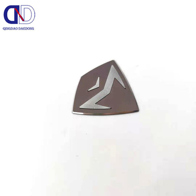 Hochglänzendes Metalletikett für kundenspezifische Namensschilder aus Edelstahl in elektrischen Produkten